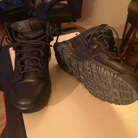 Nike SB Dunk High Boot - Picture 2 of 4